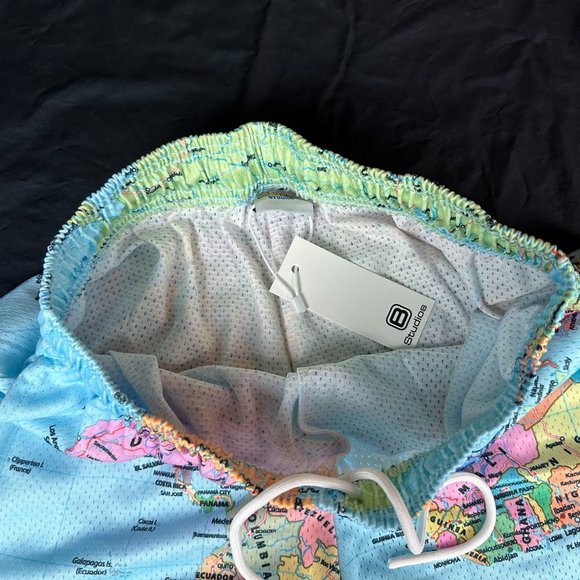 Bravest Studios Atlas Map Shorts Large New - Picture 5 of 9